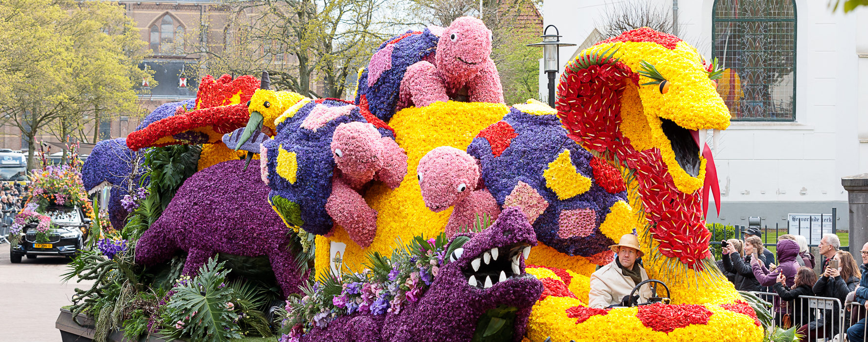 CORSOZATERDAG: VAN NOORDWIJK TOT HAARLEM - Bloemencorso Bollenstreek