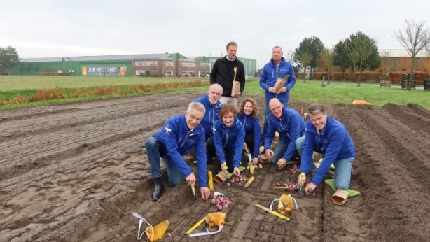 CORSO 2025 Bollenplantmoment 15-11-2024 Foto 03-WvV.JPG